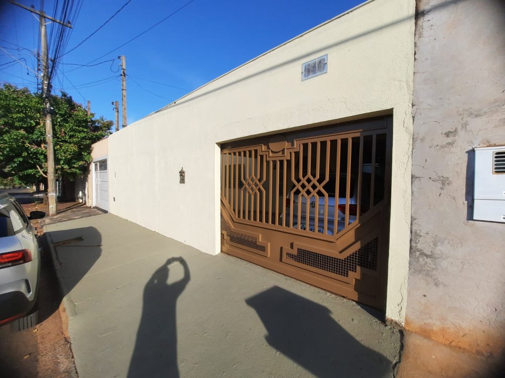 Casa - Aluguel - Água Branca I - Araçatuba - SP